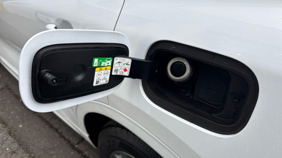 Ford Kuga 2.5 FHEV ST-Line Edition 5dr CVT Hybrid Estate - Image 41