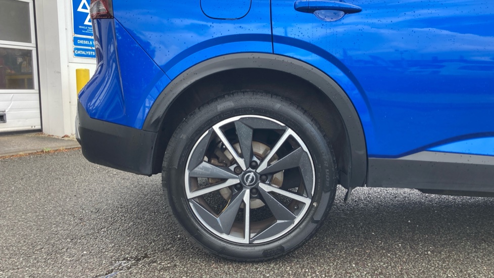 Nissan Qashqai 1.3 DiG-T MH Tekna 5dr Petrol Hatchback - Image 7
