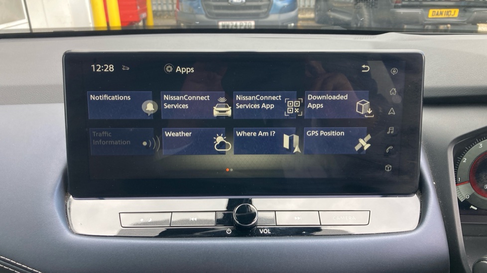 Nissan Qashqai 1.3 DiG-T MH Tekna 5dr Petrol Hatchback - Image 25