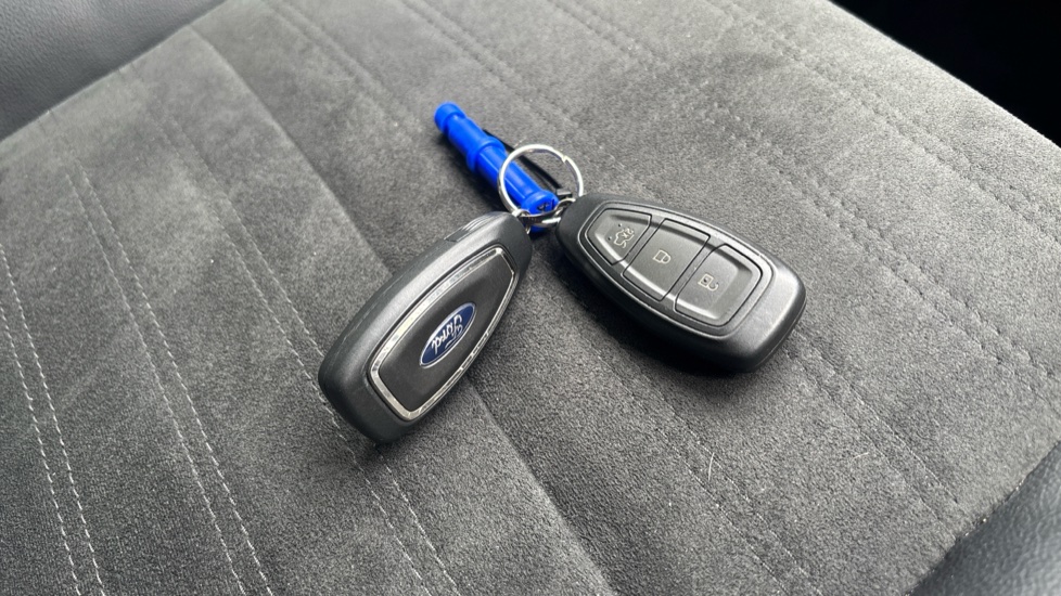 Ford Kuga 1.5 EcoBoost 150 ST-Line X Edition 5dr Petrol Estate - Image 20