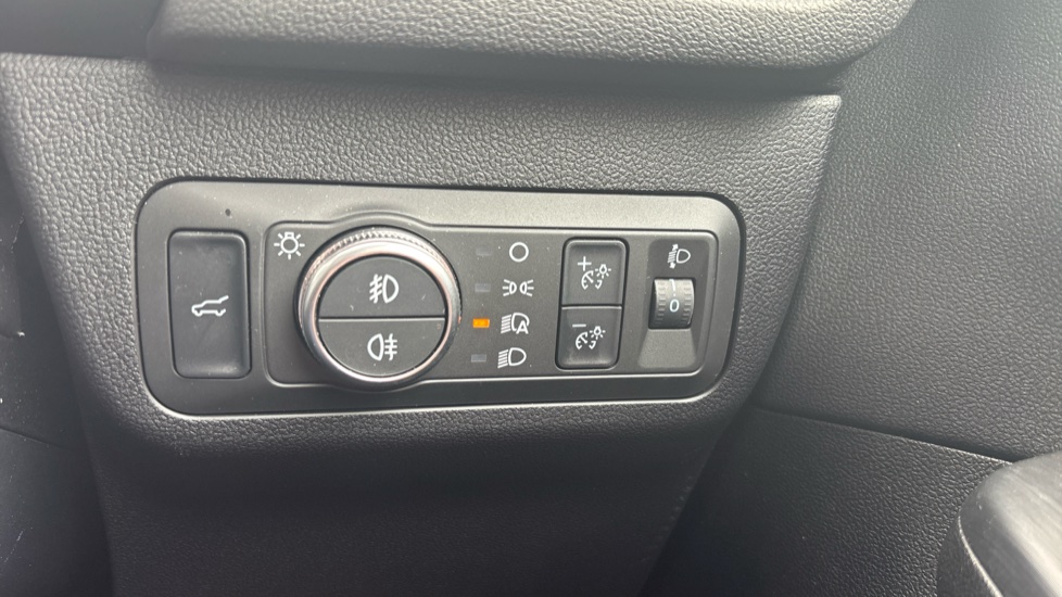 Ford Kuga 1.5 EcoBoost 150 ST-Line X Edition 5dr Petrol Estate - Image 28