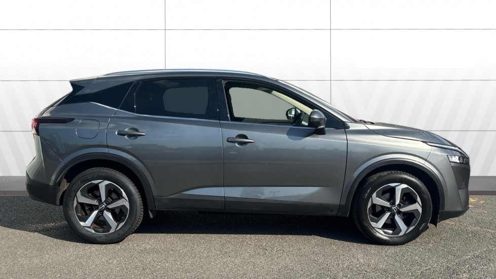 Nissan Qashqai 1.3 DiG-T MH N-Connecta 5dr Petrol Hatchback - Image 5