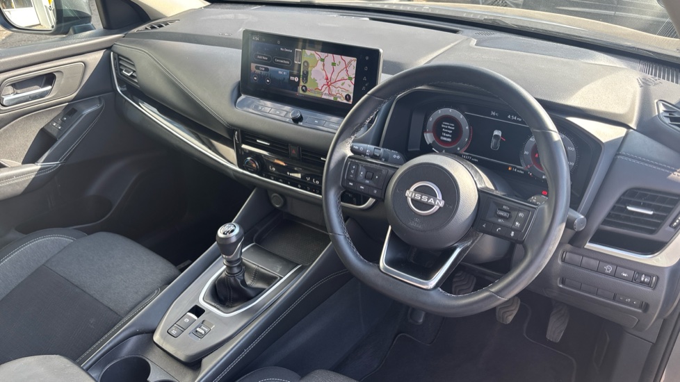 Nissan Qashqai 1.3 DiG-T MH N-Connecta 5dr Petrol Hatchback - Image 11