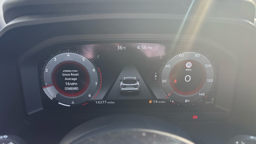 Nissan Qashqai 1.3 DiG-T MH N-Connecta 5dr Petrol Hatchback - Image 18
