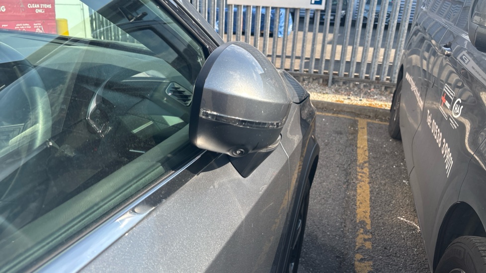 Nissan Qashqai 1.3 DiG-T MH N-Connecta 5dr Petrol Hatchback - Image 41