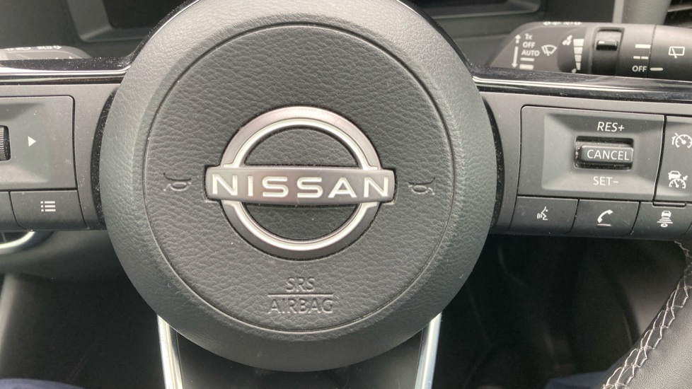Nissan Qashqai 1.3 DiG-T MH N-Connecta 5dr Petrol Hatchback - Image 44
