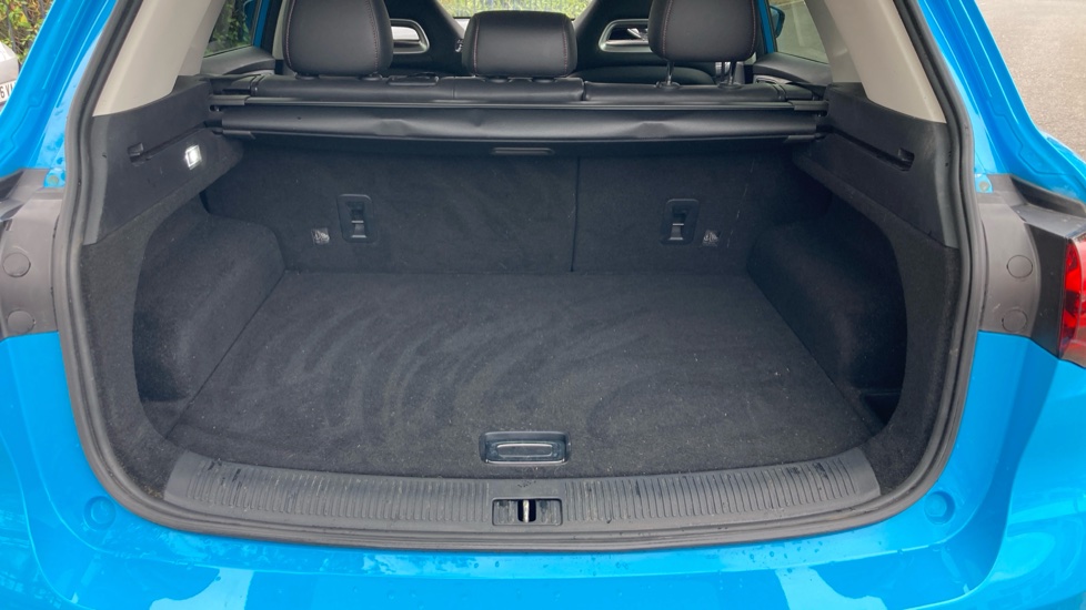 MG HS 1.5 T-GDI Trophy 5dr DCT Petrol Hatchback - Image 4