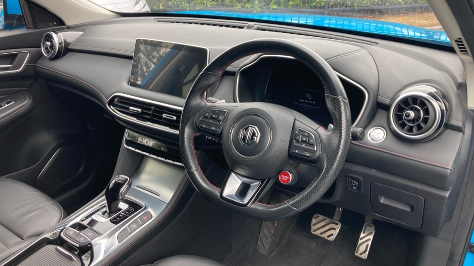 MG HS 1.5 T-GDI Trophy 5dr DCT Petrol Hatchback - Image 11
