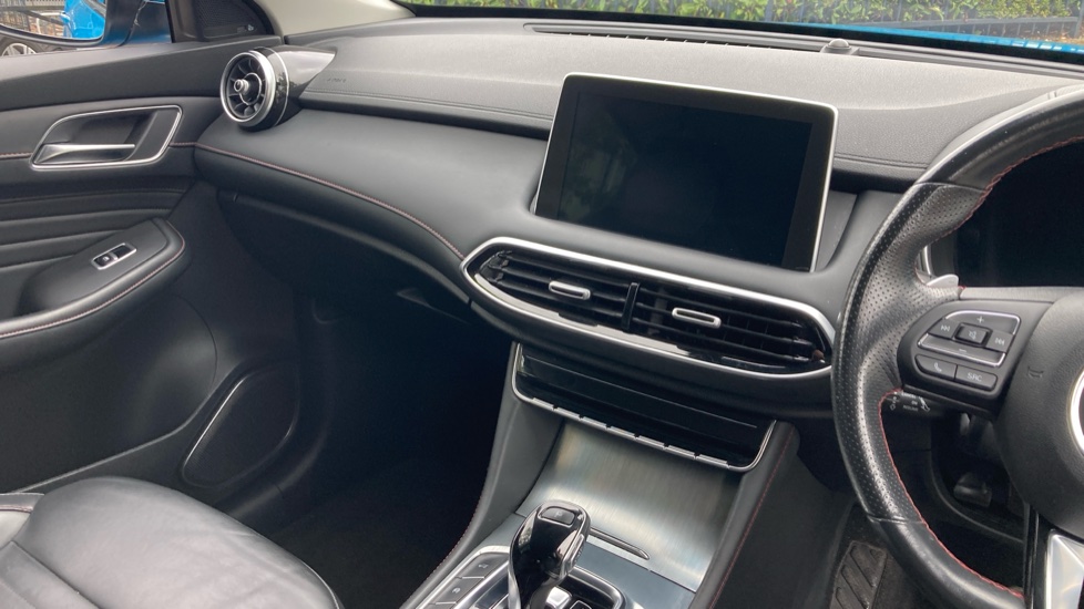 MG HS 1.5 T-GDI Trophy 5dr DCT Petrol Hatchback - Image 14