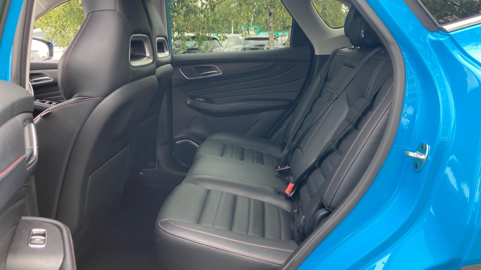 MG HS 1.5 T-GDI Trophy 5dr DCT Petrol Hatchback - Image 16