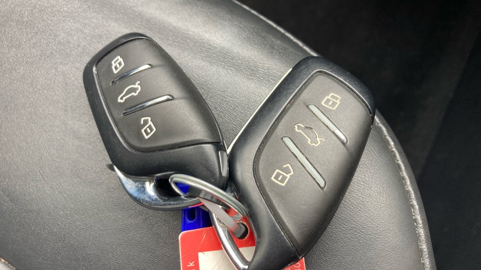 MG HS 1.5 T-GDI Trophy 5dr DCT Petrol Hatchback - Image 19