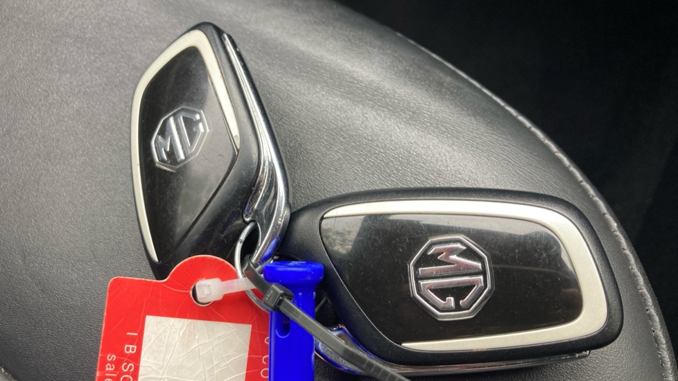 MG HS 1.5 T-GDI Trophy 5dr DCT Petrol Hatchback - Image 20