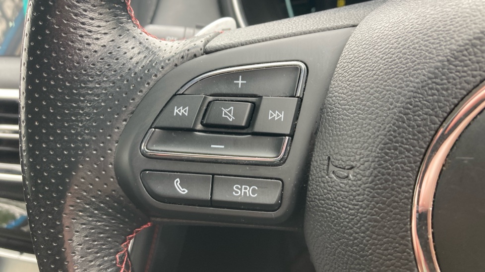 MG HS 1.5 T-GDI Trophy 5dr DCT Petrol Hatchback - Image 25