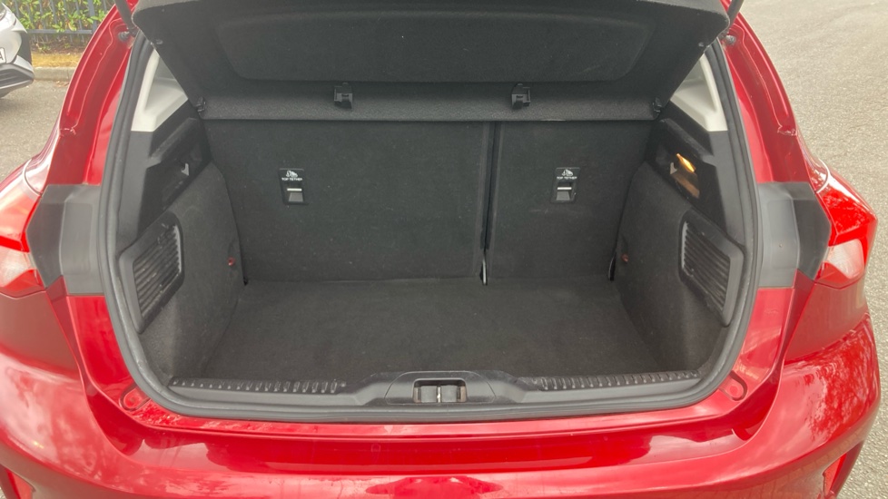 Ford Focus 1.0 EcoBoost 125 Active Auto 5dr Petrol Hatchback - Image 4