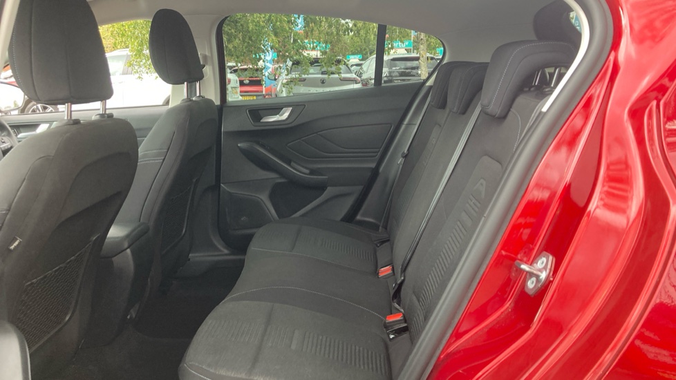 Ford Focus 1.0 EcoBoost 125 Active Auto 5dr Petrol Hatchback - Image 16