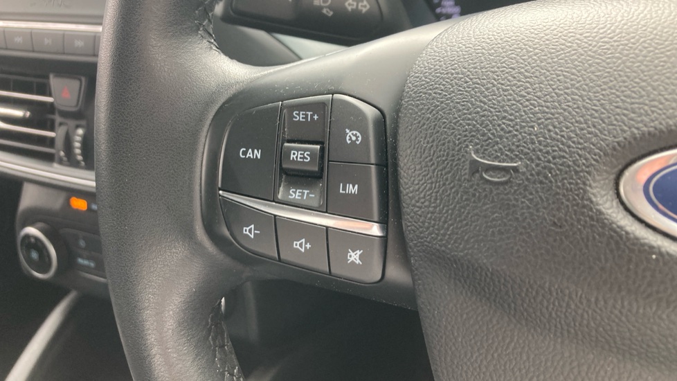 Ford Focus 1.0 EcoBoost 125 Active Auto 5dr Petrol Hatchback - Image 25