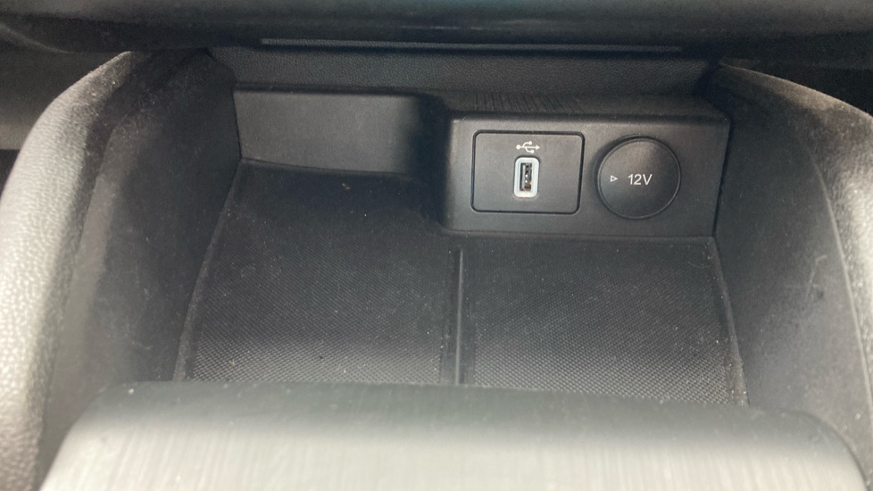 Ford Focus 1.0 EcoBoost 125 Active Auto 5dr Petrol Hatchback - Image 35