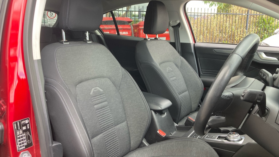 Ford Focus 1.0 EcoBoost 125 Active Auto 5dr Petrol Hatchback - Image 37