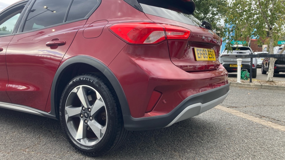 Ford Focus 1.0 EcoBoost 125 Active Auto 5dr Petrol Hatchback - Image 41