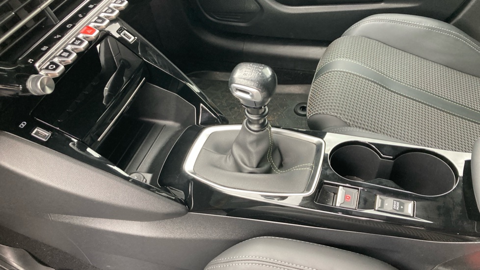 Peugeot 208 1.2 PureTech 100 GT 5dr Petrol Hatchback - Image 13