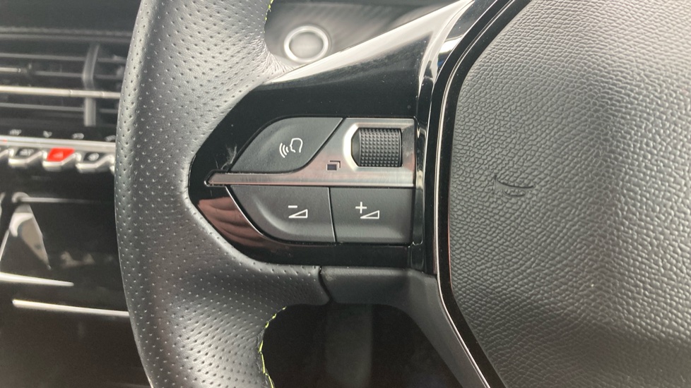 Peugeot 208 1.2 PureTech 100 GT 5dr Petrol Hatchback - Image 21