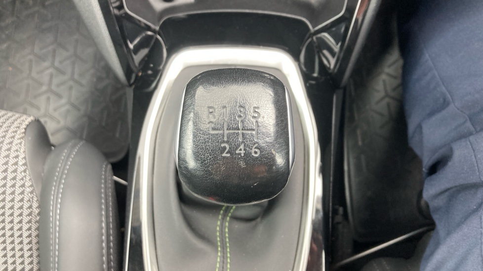 Peugeot 208 1.2 PureTech 100 GT 5dr Petrol Hatchback - Image 33
