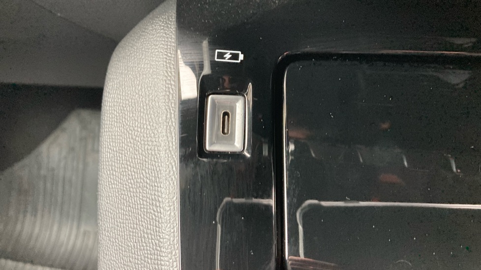 Peugeot 208 1.2 PureTech 100 GT 5dr Petrol Hatchback - Image 34