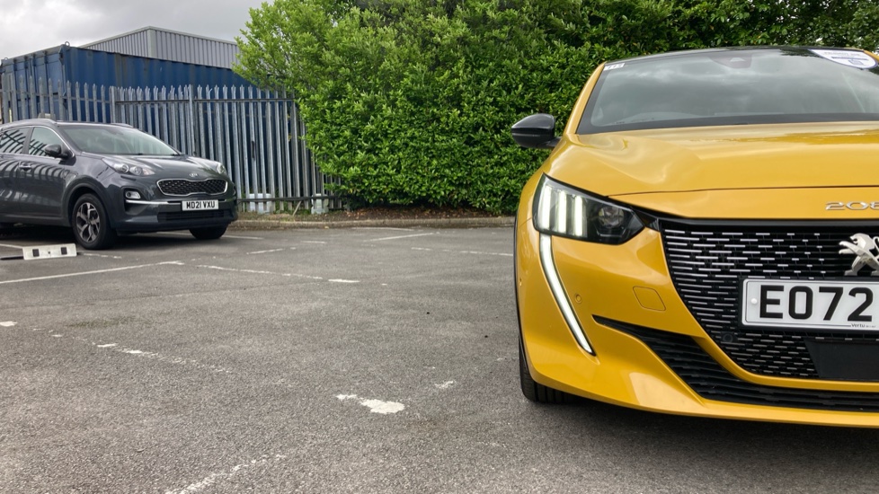 Peugeot 208 1.2 PureTech 100 GT 5dr Petrol Hatchback - Image 36