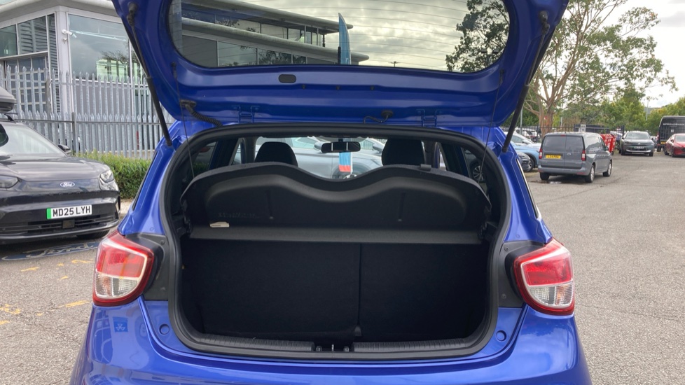 Hyundai i10 1.0 Go SE 5dr Petrol Hatchback - Image 4