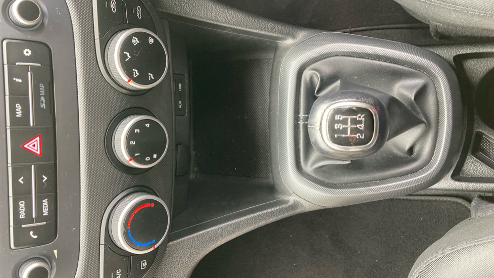 Hyundai i10 1.0 Go SE 5dr Petrol Hatchback - Image 13