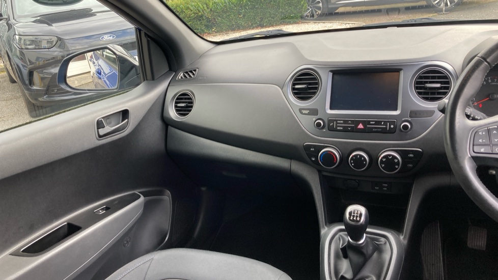 Hyundai i10 1.0 Go SE 5dr Petrol Hatchback - Image 14