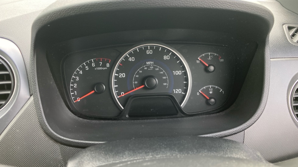 Hyundai i10 1.0 Go SE 5dr Petrol Hatchback - Image 18