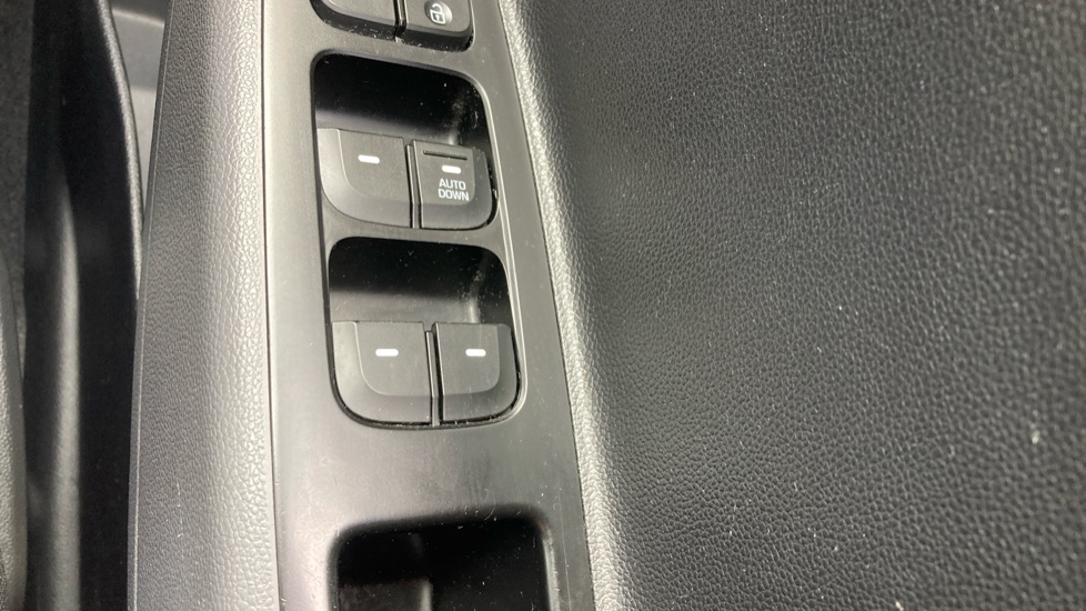Hyundai i10 1.0 Go SE 5dr Petrol Hatchback - Image 34