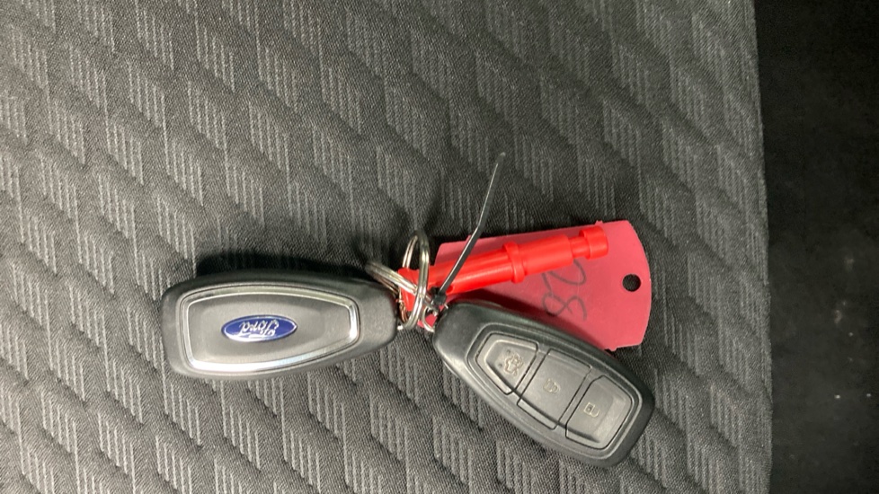 Ford Puma 1.0 EcoBoost Hybrid mHEV Titanium 5dr Petrol Hatchback - Image 19