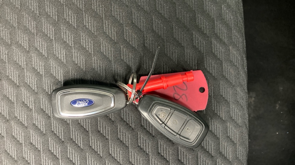 Ford Puma 1.0 EcoBoost Hybrid mHEV Titanium 5dr Petrol Hatchback - Image 20