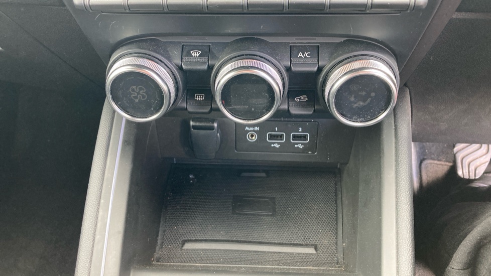 Renault Clio 1.0 TCe 90 Evolution 5dr Petrol Hatchback - Image 25
