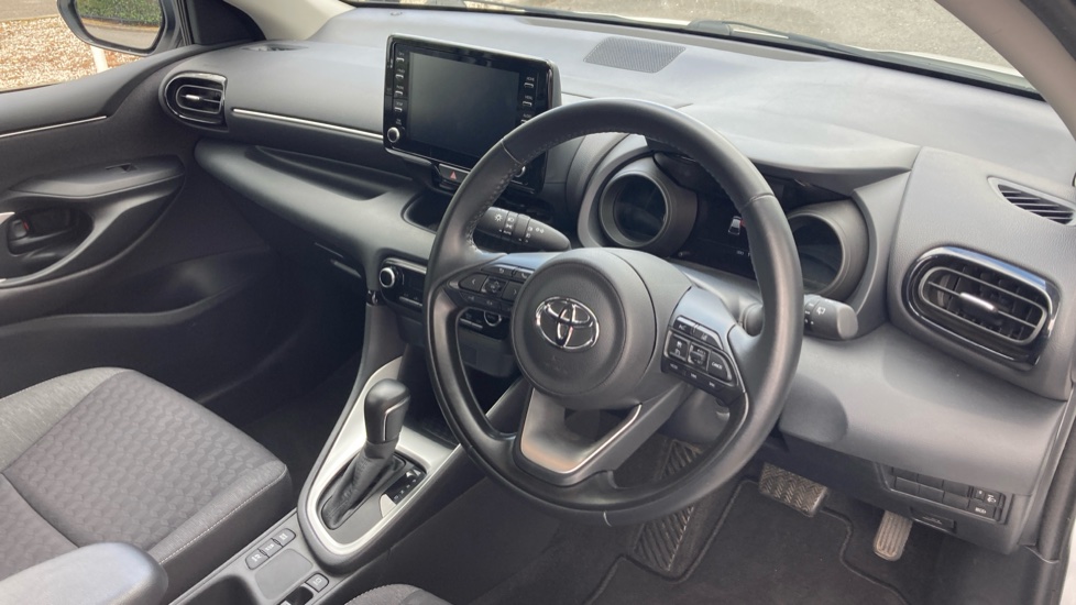 Toyota Yaris 1.5 Hybrid Design 5dr CVT Hybrid Hatchback - Image 11