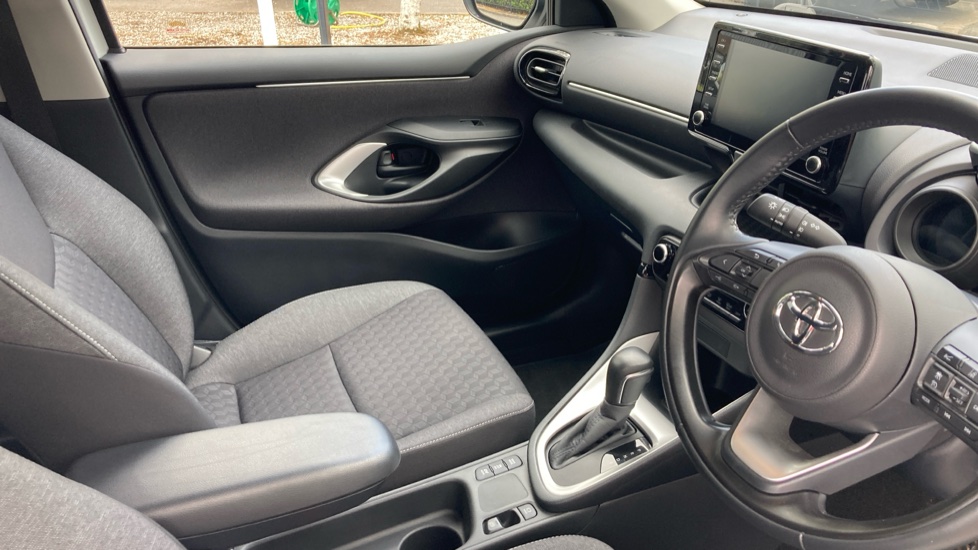 Toyota Yaris 1.5 Hybrid Design 5dr CVT Hybrid Hatchback - Image 14