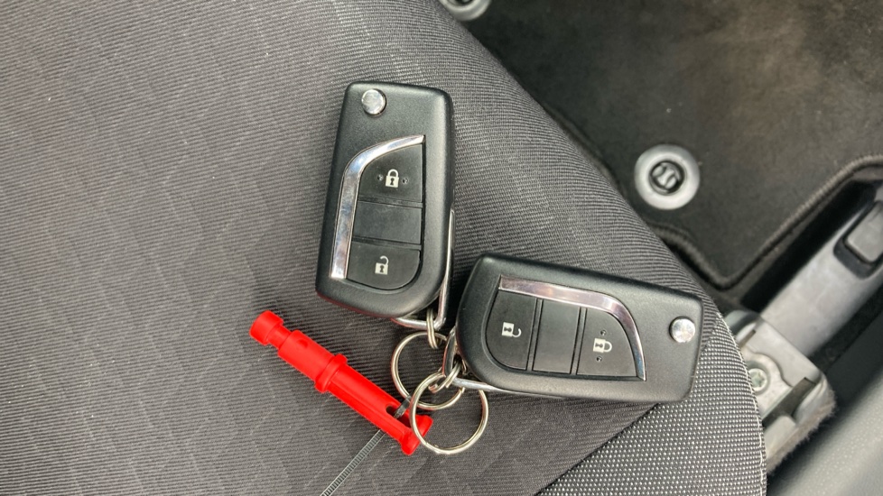 Toyota Yaris 1.5 Hybrid Design 5dr CVT Hybrid Hatchback - Image 20