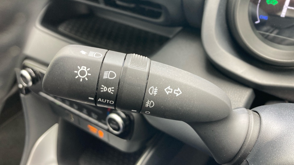 Toyota Yaris 1.5 Hybrid Design 5dr CVT Hybrid Hatchback - Image 22