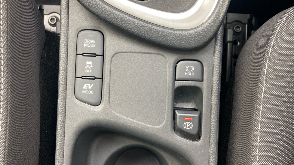 Toyota Yaris 1.5 Hybrid Design 5dr CVT Hybrid Hatchback - Image 28