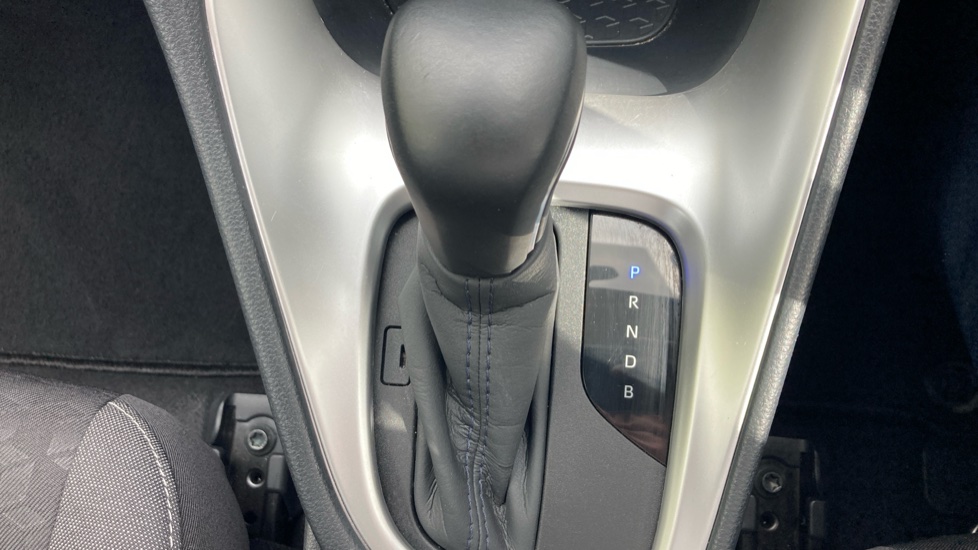 Toyota Yaris 1.5 Hybrid Design 5dr CVT Hybrid Hatchback - Image 29