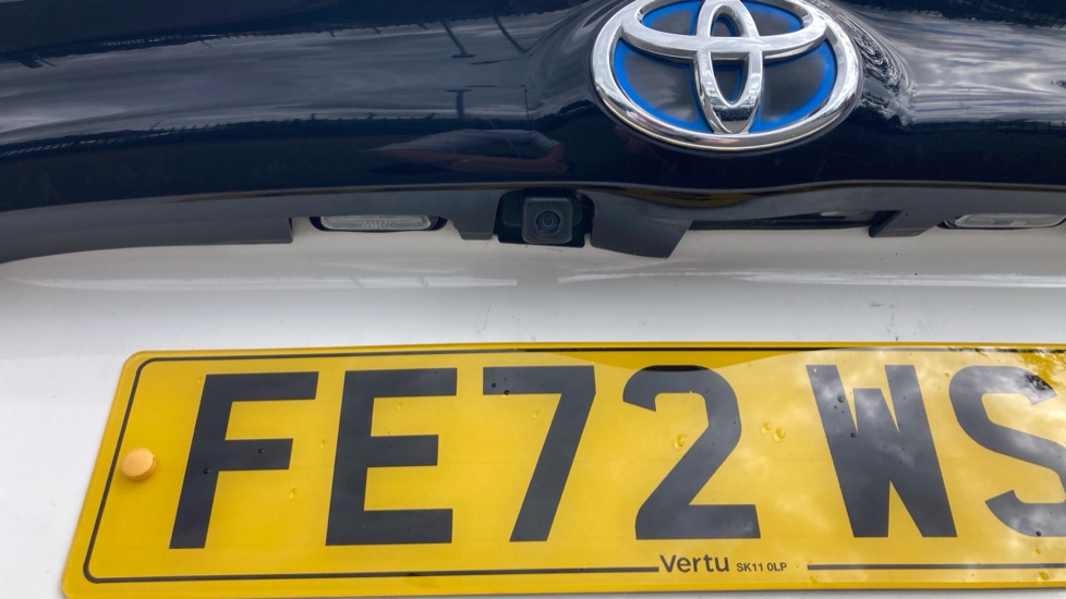 Toyota Yaris 1.5 Hybrid Design 5dr CVT Hybrid Hatchback - Image 34