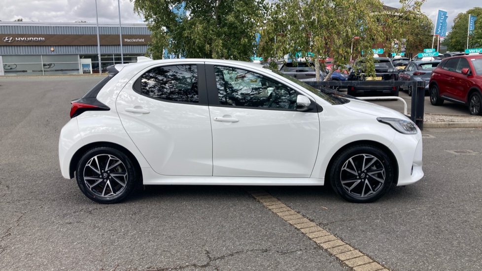 Toyota Yaris 1.5 Hybrid Design 5dr CVT Hybrid Hatchback - Image 36