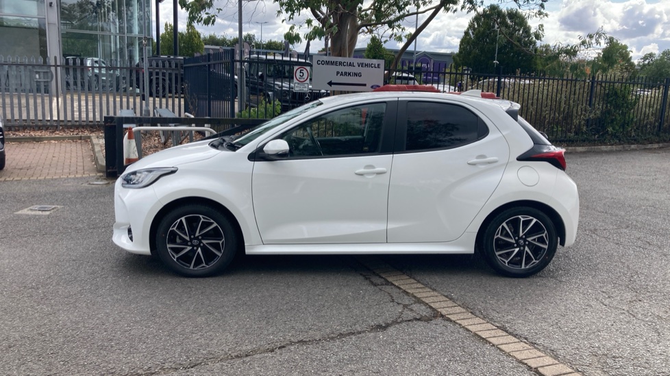 Toyota Yaris 1.5 Hybrid Design 5dr CVT Hybrid Hatchback - Image 40