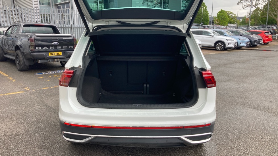 Volkswagen Tiguan 1.5 TSI 150 Elegance 5dr DSG Petrol Estate - Image 4