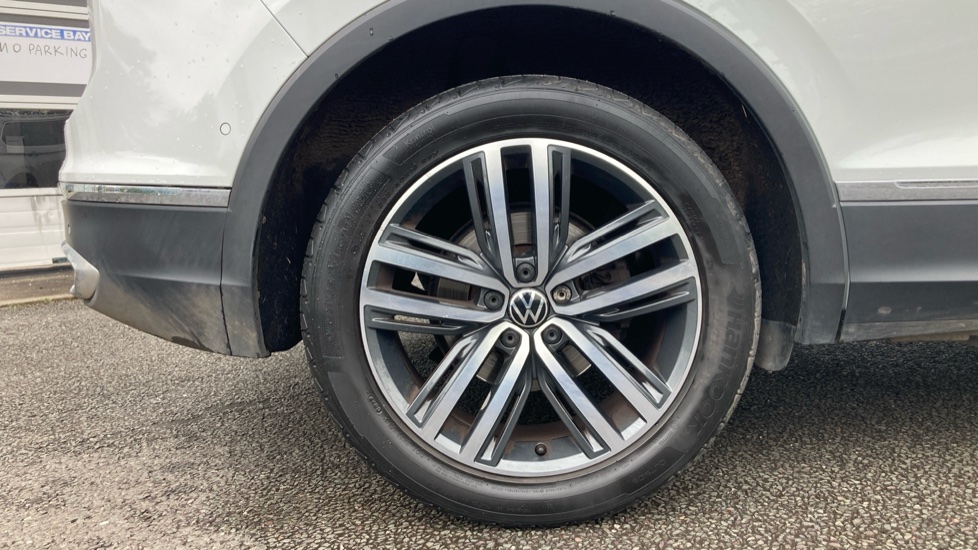Volkswagen Tiguan 1.5 TSI 150 Elegance 5dr DSG Petrol Estate - Image 7