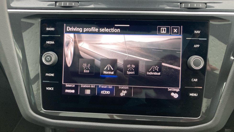 Volkswagen Tiguan 1.5 TSI 150 Elegance 5dr DSG Petrol Estate - Image 30