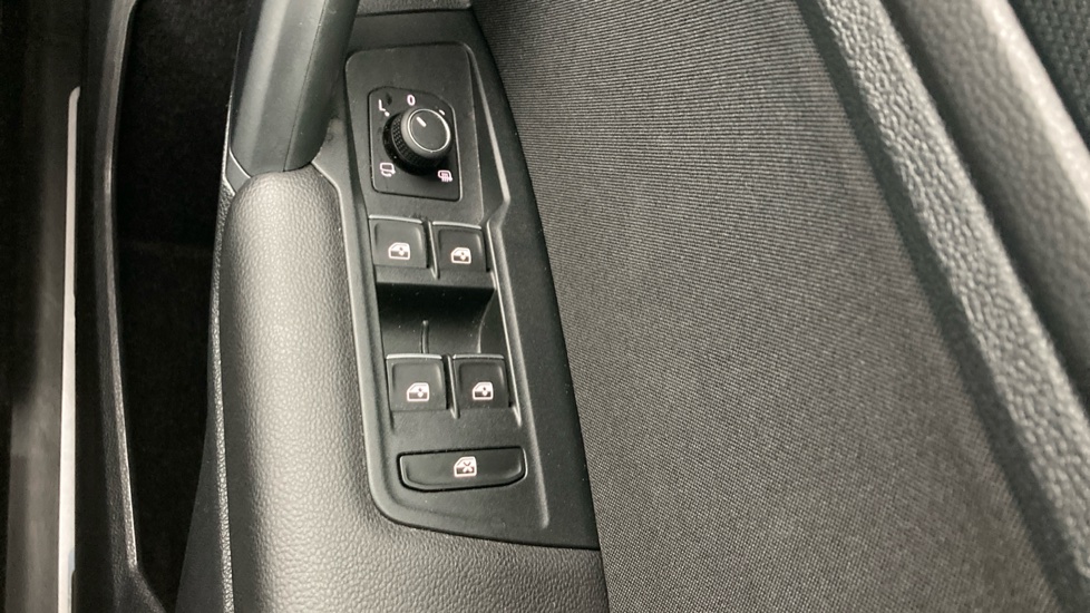 Volkswagen Tiguan 1.5 TSI 150 Elegance 5dr DSG Petrol Estate - Image 37