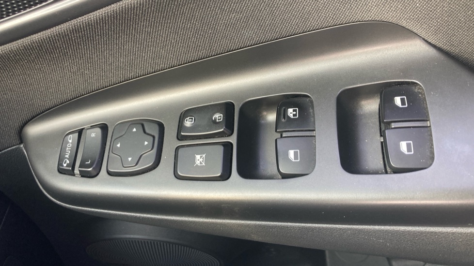 Hyundai KONA 1.0 TGDi 48V MHEV Premium 5dr Petrol Hatchback - Image 21